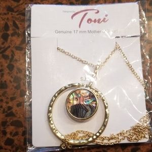 Necklace with mother of pearl